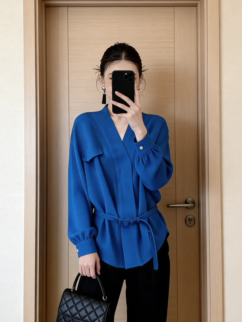 

Elegant Blue Long Sleeve V-Neck Women's Shirt Waist Cinched Belted Fashionable Versatile White Enhancing High-End Feel Top