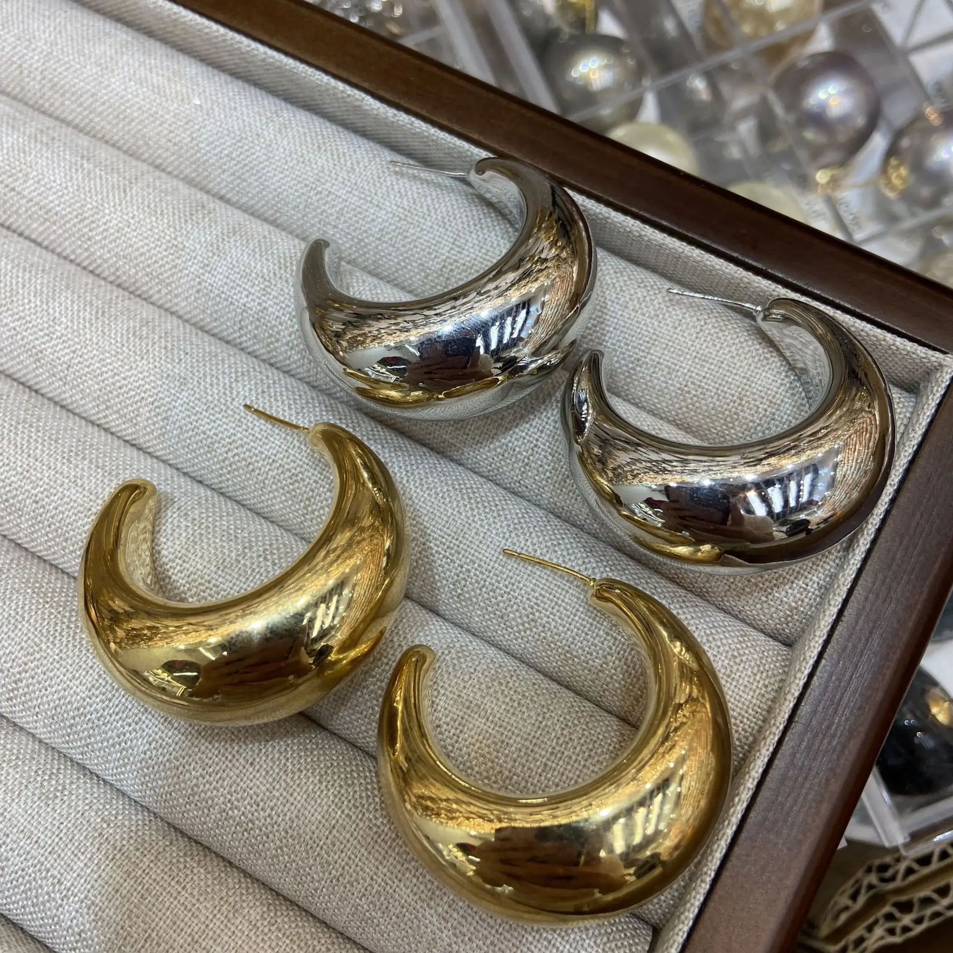Smooth Mirror Finish Thick C-Shaped Open Hoops Crescent Moon Metallic Statement Earrings Trendy Women Accessories