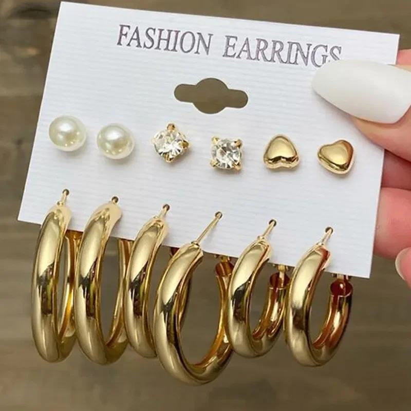 

Women's versatile earrings, A lot of pairs, glossy C ring with different sizes of earrings, simple and fashionable