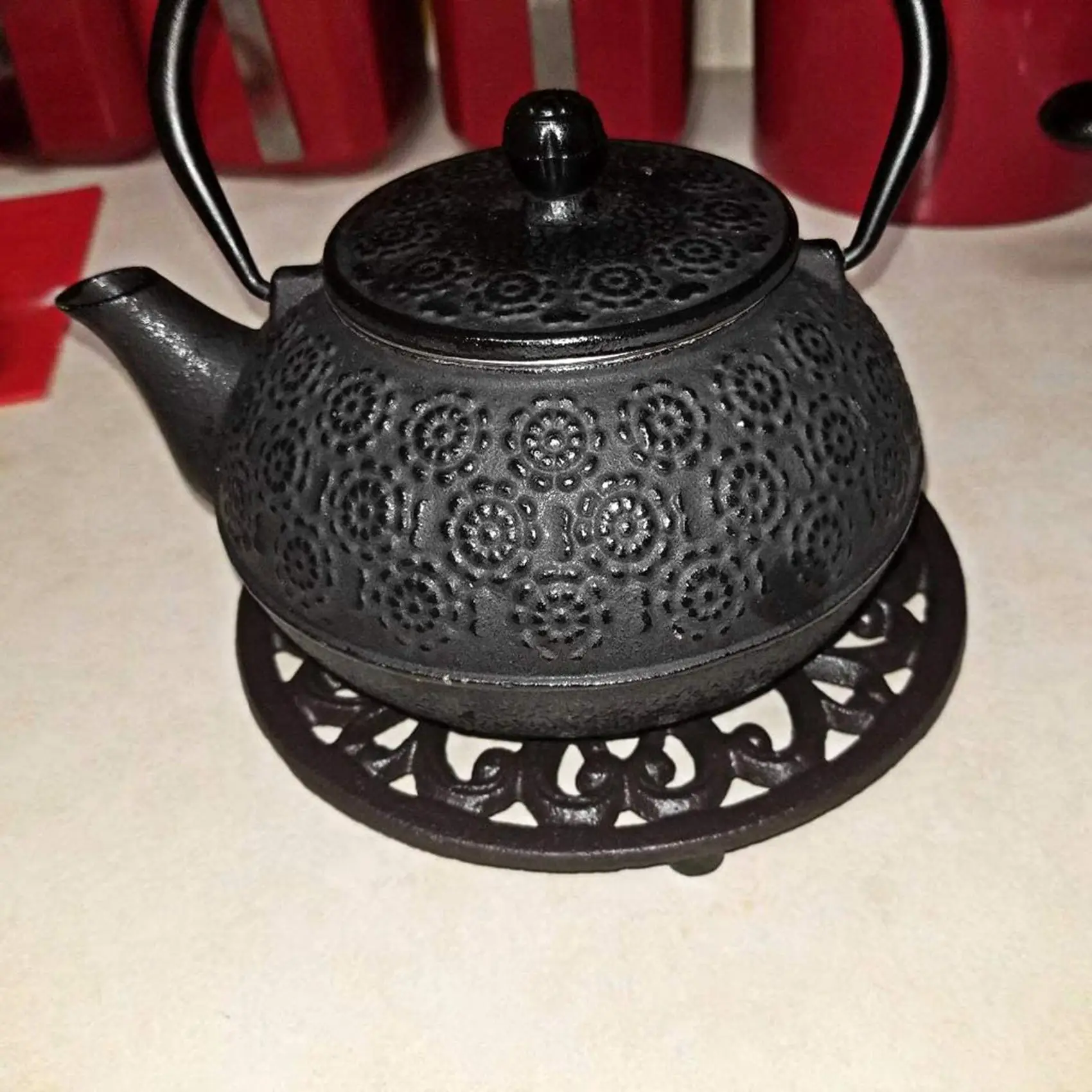 kuaishan 2X Round Cast Iron Trivet 6.7Inch Iron Heat-Insulation Trivet Non-Slip Potholders for Kitchen Dining Table Decor