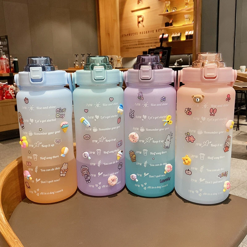 

2000ml Large Capacity Summer Portable Plastic Water Bottle High-colour Sports Large Water Bottle With Straw