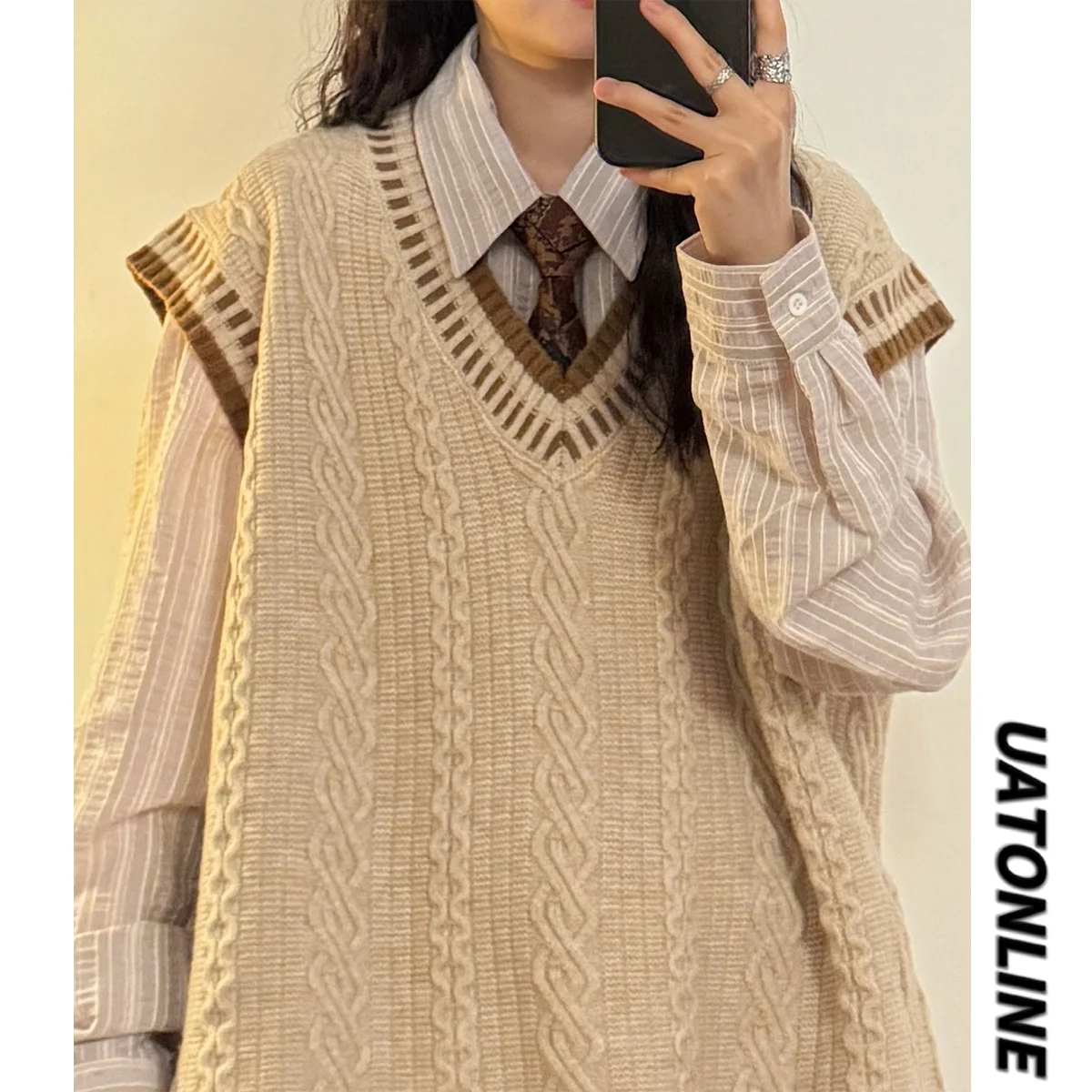 

Свободный вязаный жилет с V-образным вырезом для женщин, осенне-зимний, в уличном стиле, повседневный, для колледжа, в стиле lazy fashion UATONLINE2025