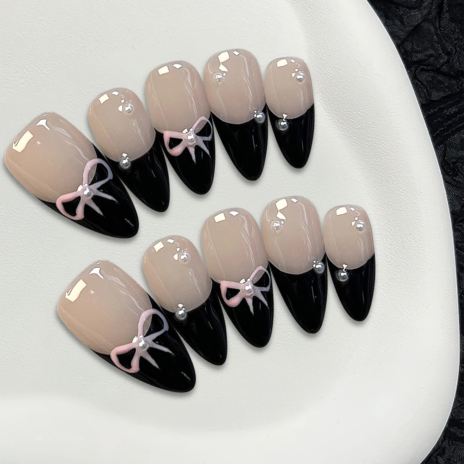 10pcs Black French False Nails Bowknots Designed Handmade Press On Nail Glossy Short Almond Wearable Fake Nail Patches Salon Art