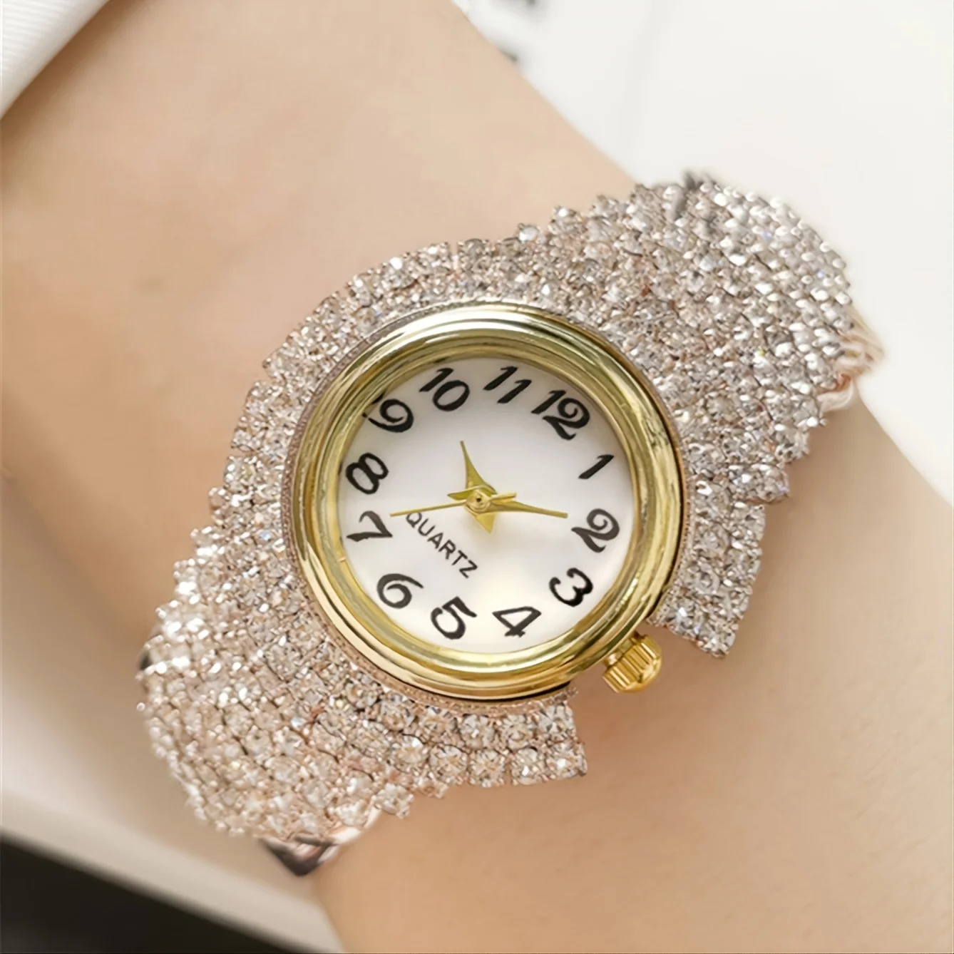 Exquisite and gorgeous watches, men's steel straps, fashionable parties, fashion watches