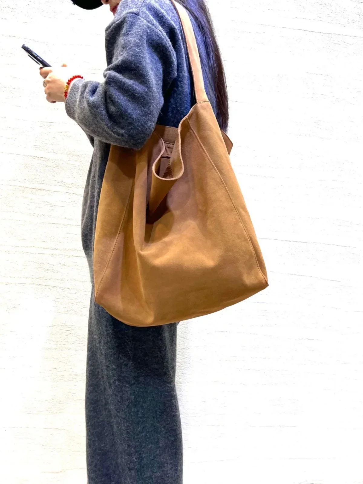 

Maillard Lazy Suede Anti-Suede Large Capacity One Shoulder Handheld Work Commuter Bag