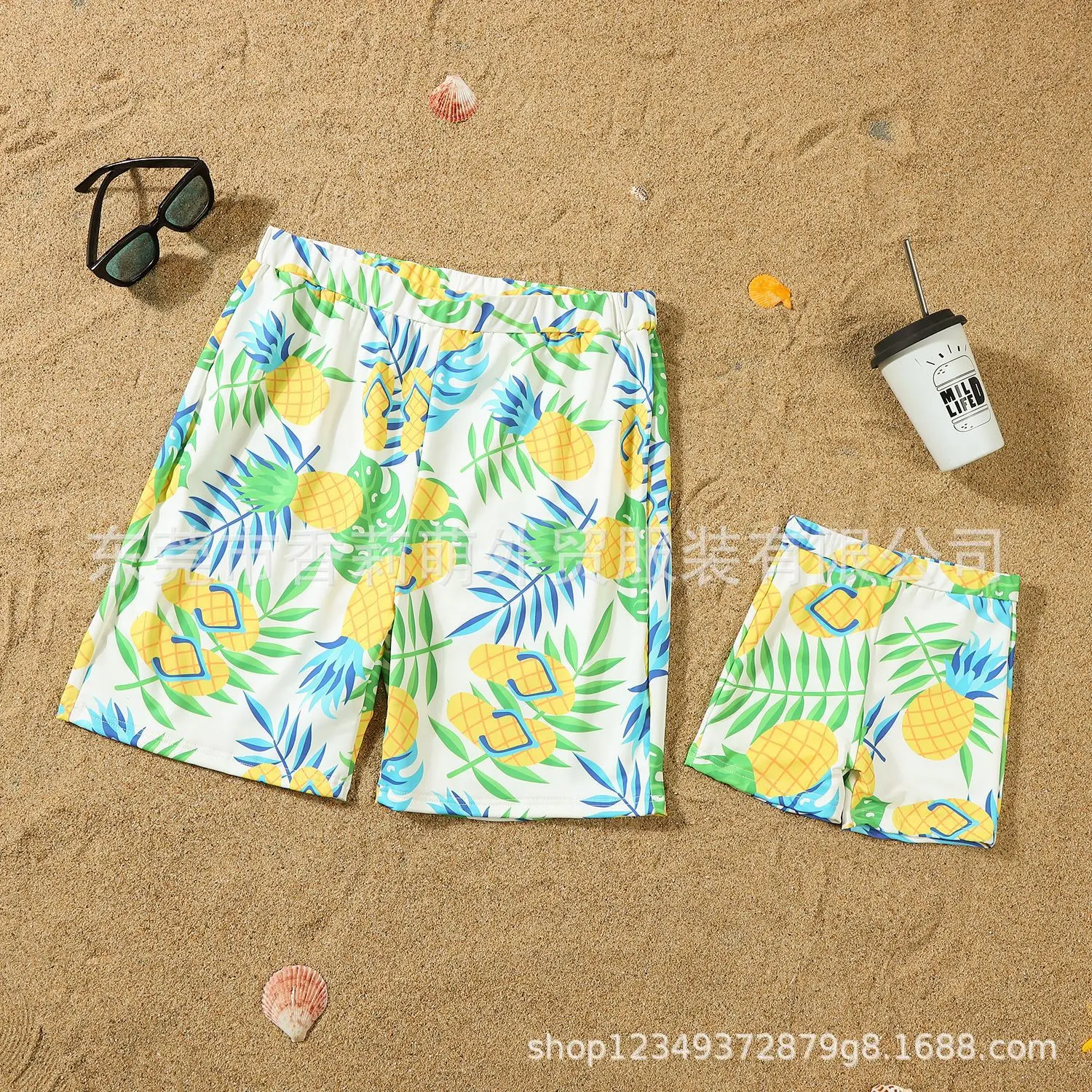 2026 Summer New Mommy and Daddy Son Daughter Clothes Sandbeach Swimsuit Family Matching Outfits Pineapple Printing Swimwear
