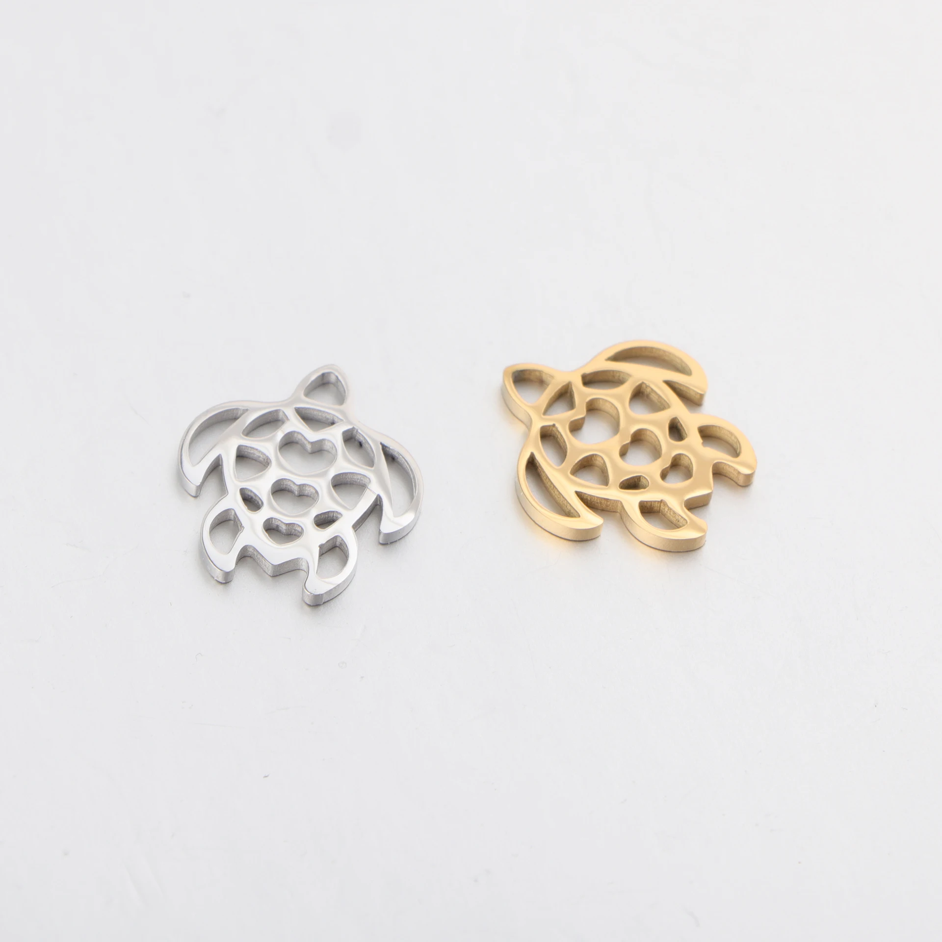 

20pcs/lot Mirror Polished Stainless Steel Tortoise Charms Hollow Love Heart Back Pendant for DIY Jewelry Making Accessories