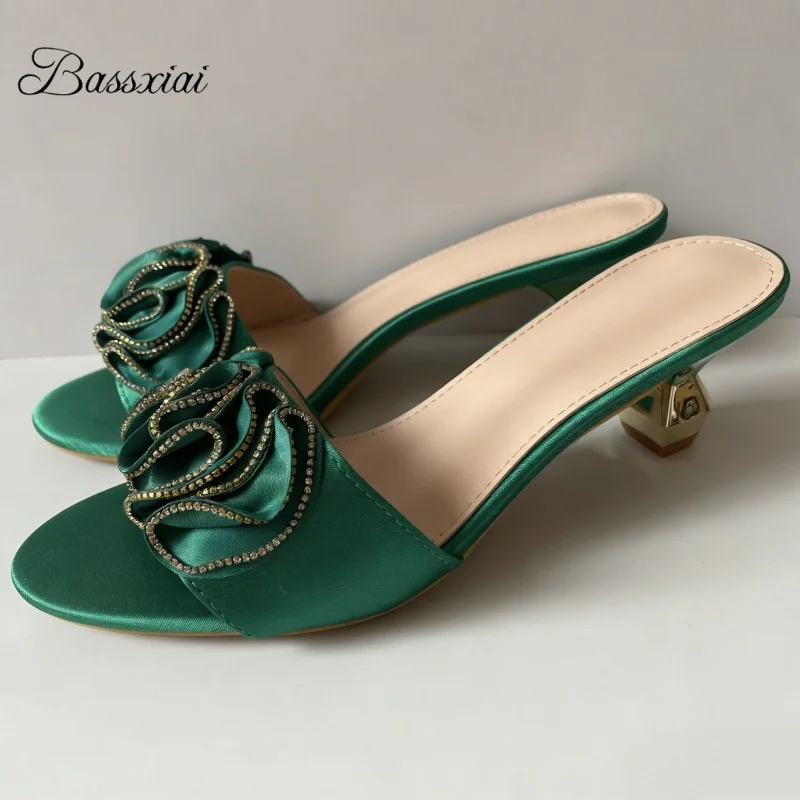 

Jeweled Crystal Flower Decor Sandals Women Novelty Rivet Heel Modern Summer Mules For Girls