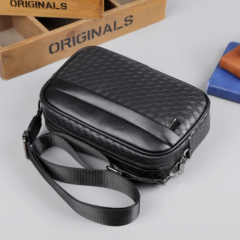 حقيبة رجالية رائعة وحرفية عالية الجودة بنمط منسوج كلاسيكي حقيبة كتف كروس عصرية ومتعددة الاستخدامات