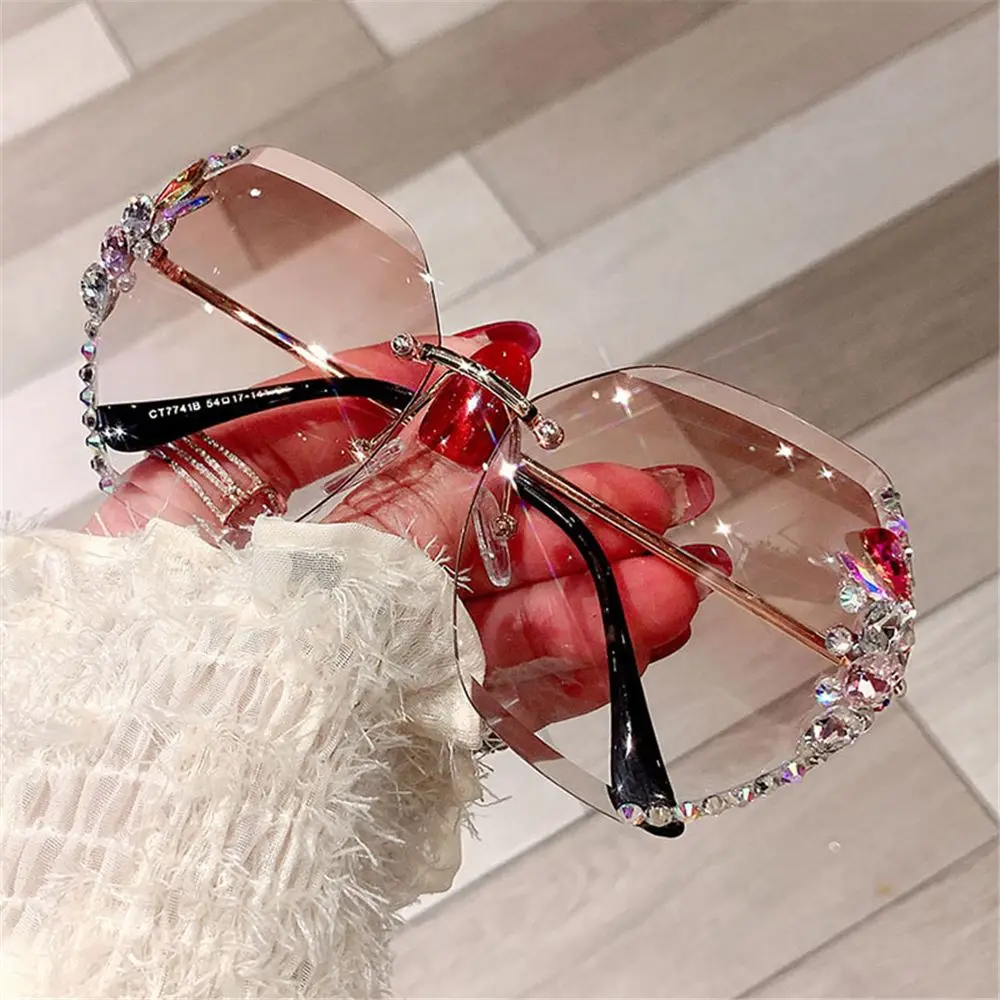 Vintage Rimless Rhinestone Sunglasses Fashion Brand Designer Sunglasses Fashion Retro Cutting Lens Gradient Sun Glasses