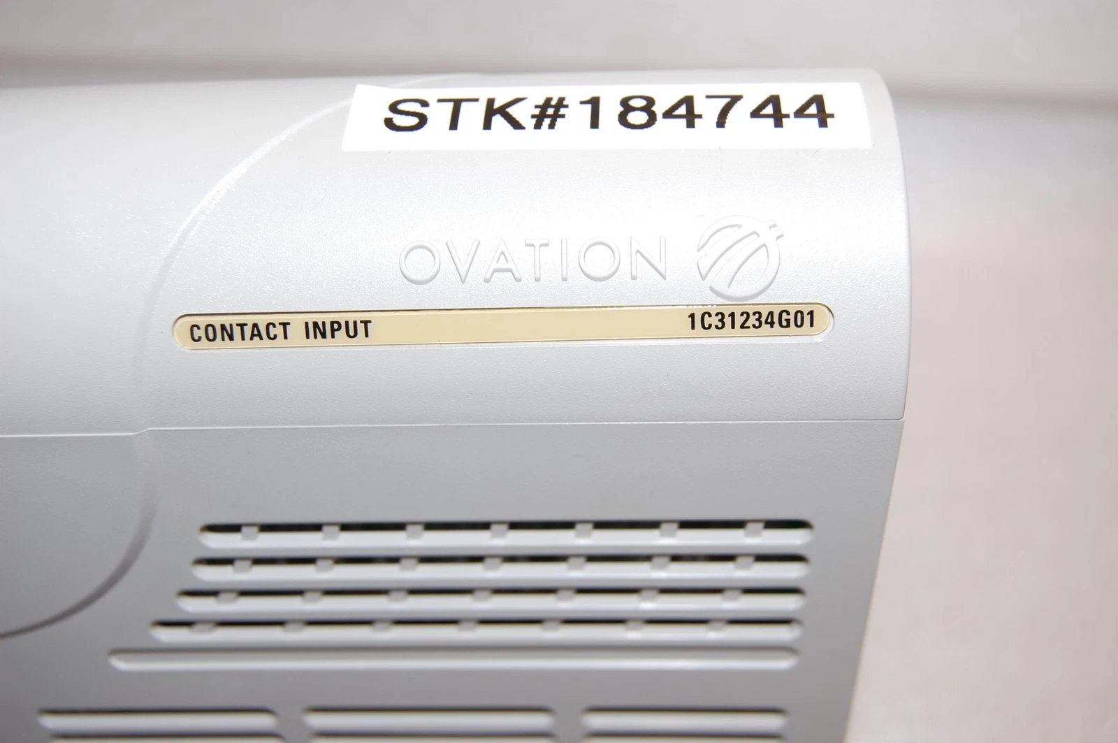 Совершенно новый оригинальный аутентичный шаблон управления Emerson 1C31234G01, гарантия один год, быстрая доставка в упаковке.