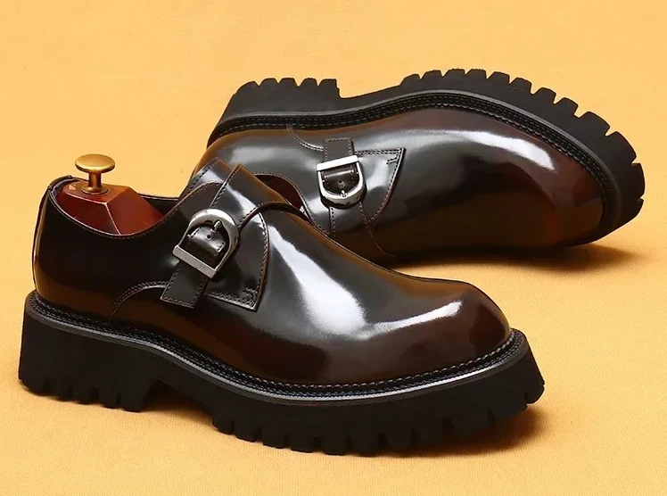 

2025 British Business Suit Men Leather Shoes Leather Platform Bright Buckle Leisure Trend Men Shoes