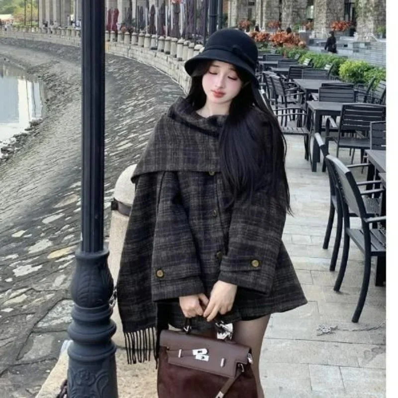 American Niche Unique and Exquisite Retro Checkered Cape Shawl Woolen Coat Winter and Elegant Woolen Coat with Strong Atmosphere