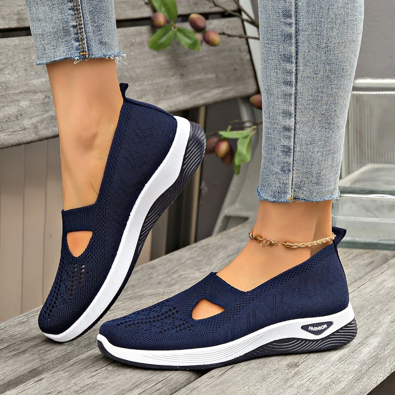 

New women's shoes casual breathable women sneaker middle-aged elderly Large-sized low-top woman shoes Soft soled women's shoes
