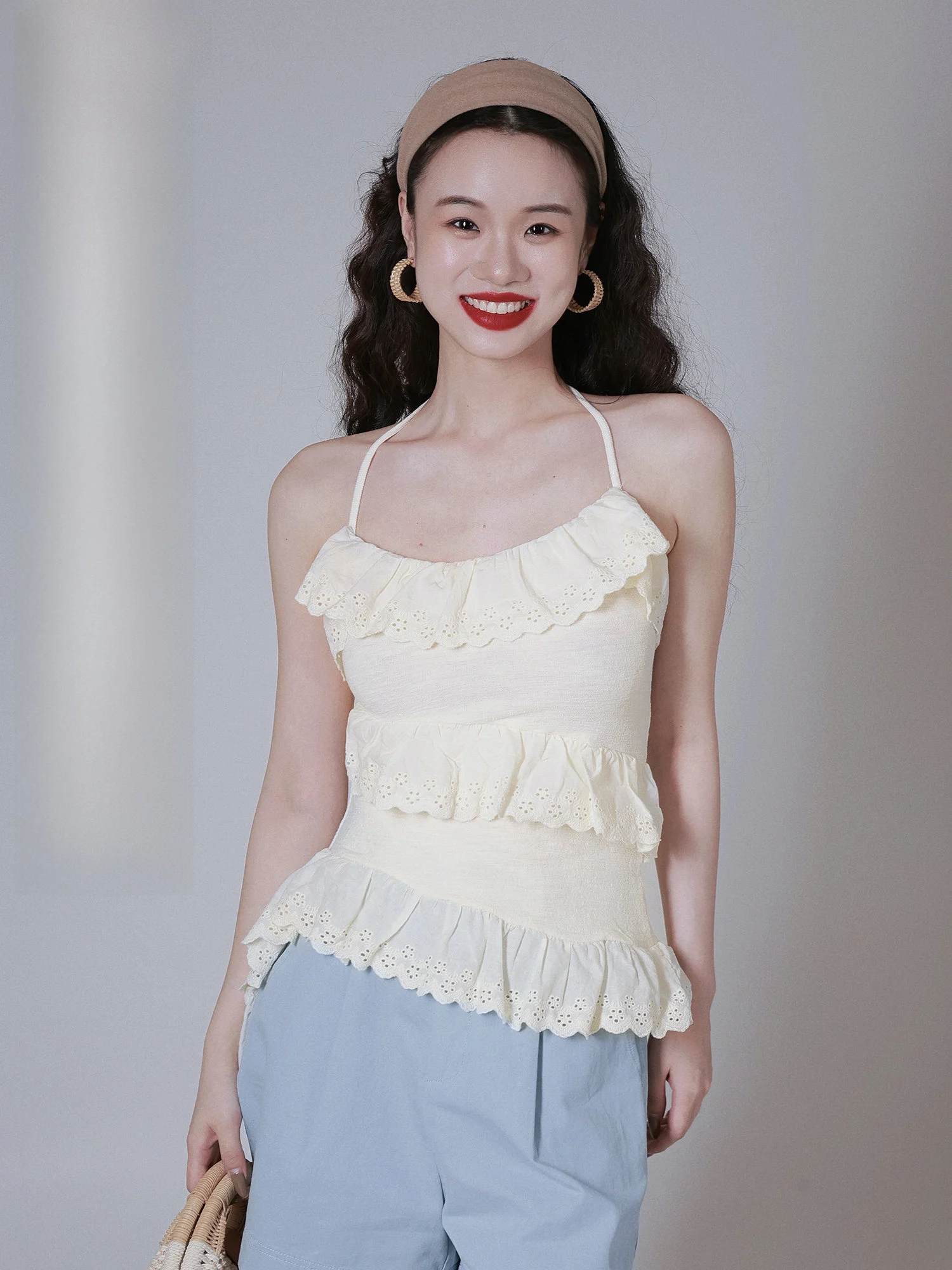 

Топ-майка Ivy Yang Pure Desire Slim Fit с кружевом и асимметричным подолом, цветная, для ношения под одеждой, из хлопка, полиэстера и спандекса, укороченная