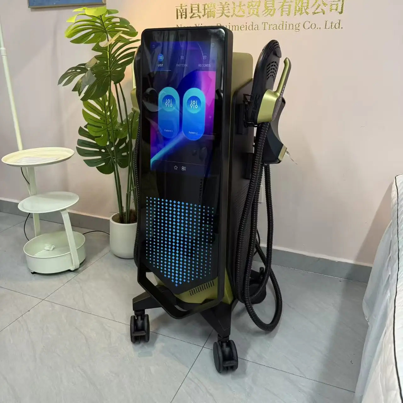 

EMS Body Sculpt Machine RF Sculpting Weight Loss Burning Fat Slimming Muscle Stimulation Equipment 6500W HI-EMT MYOslim