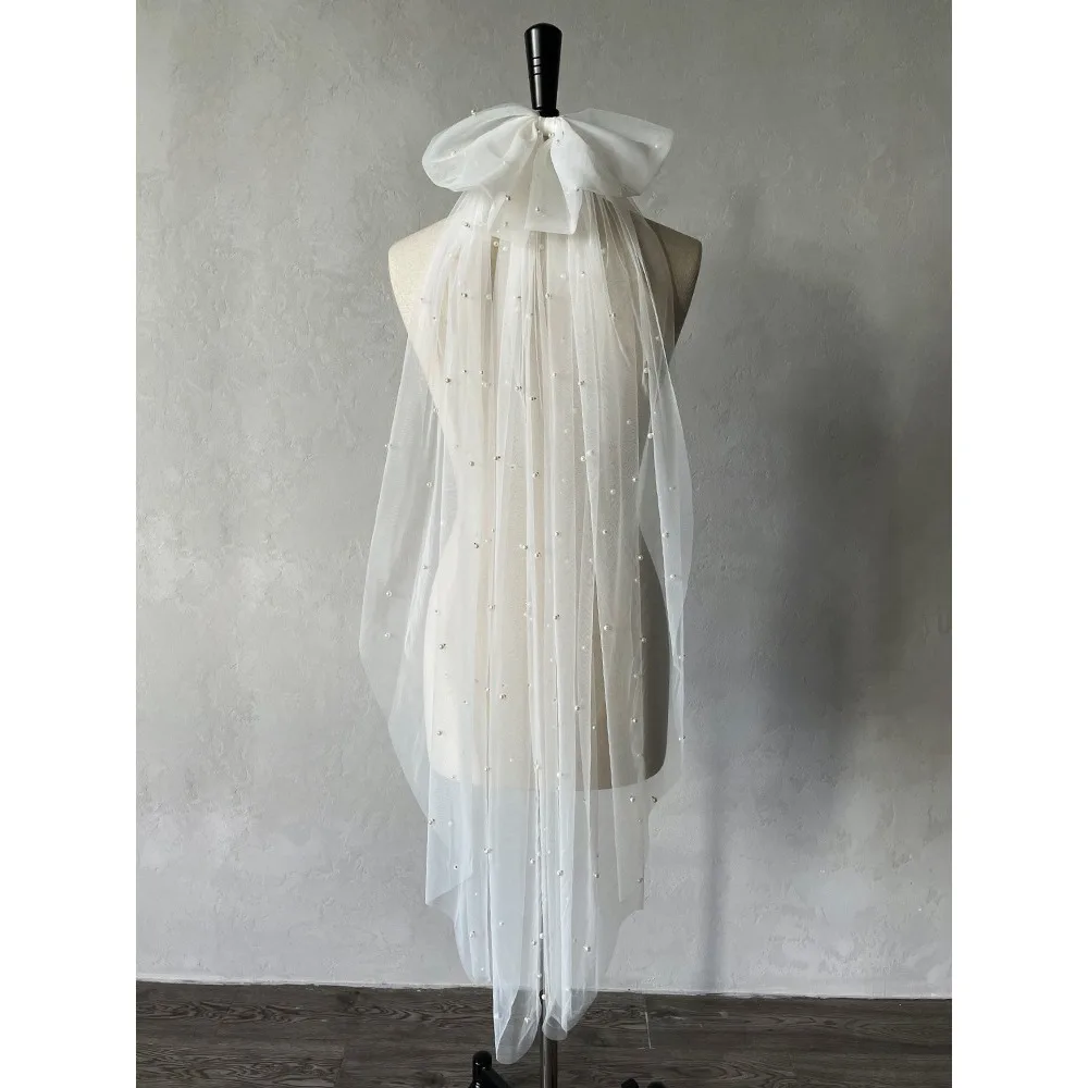 Kerudung Putih untuk Kerudung Wanita Pernikahan dengan Aksesori Kerudung Pengantin Bahu Pernikahan Pendek Manik-manik Mutiara Sederhana