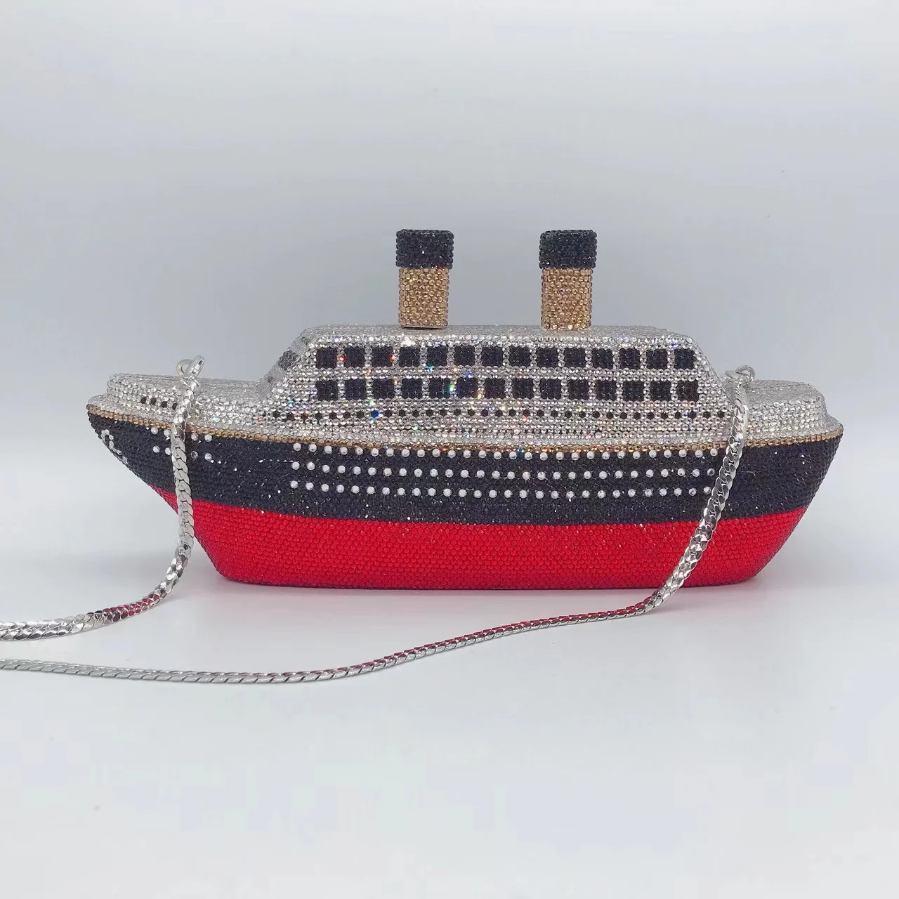 Best Quality Full Diamond Ship Shape Women Clutches Bags 2 Colors White/Black Crystal Ladies Party Dinner Purses And Handbags