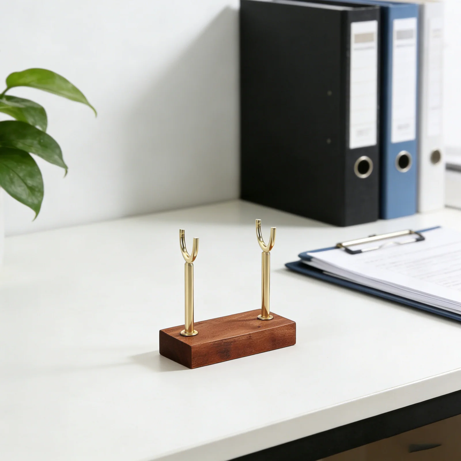 

Selenite Bracelet Holder Jewelry Organizer Rack 3Cm Arc Diameter Crystal Bracelet Bangle Showcase Stand Wooden Base Desktop