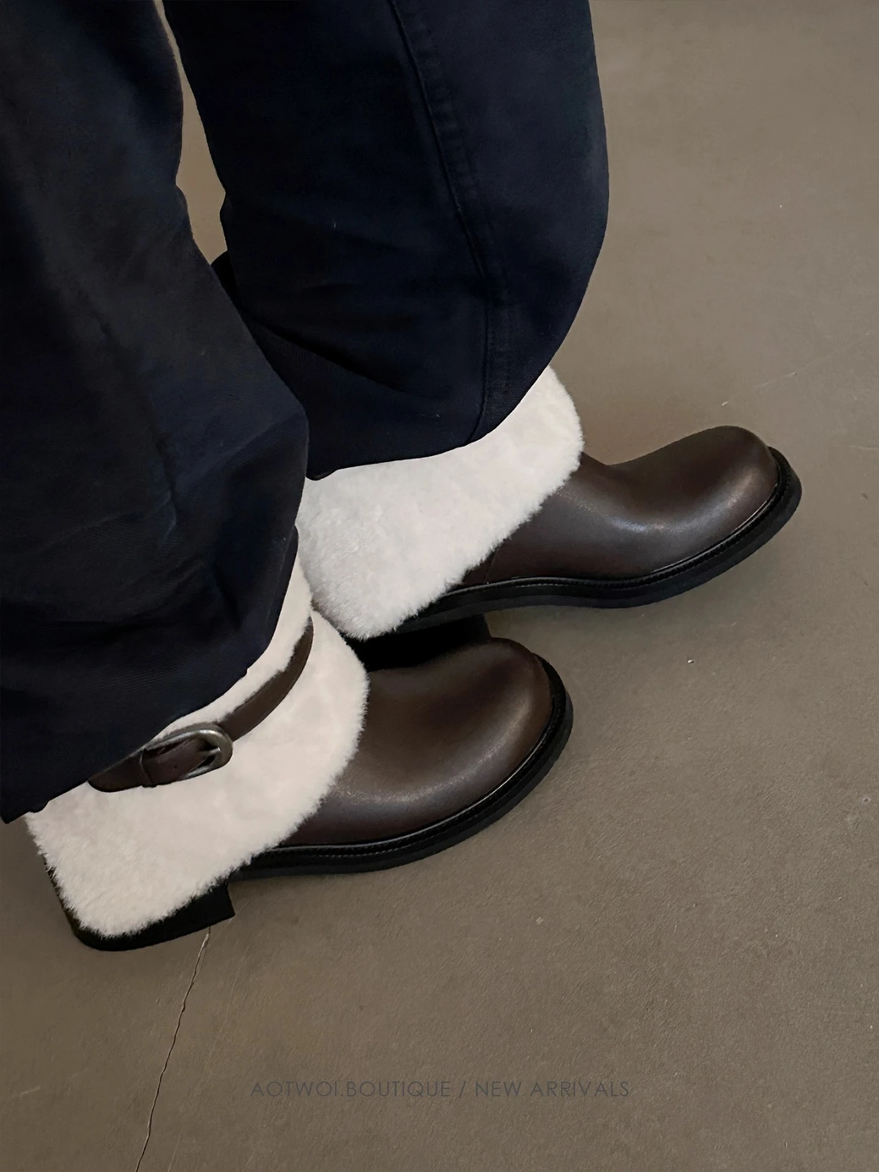 النساء أحذية الثلوج الأبيض أفخم الشتاء الثلوج الأحذية المسطحة القاع أنبوب قصير سميكة وحيد منصة الراحة الدافئة الثلوج الأحذية القطنية #4