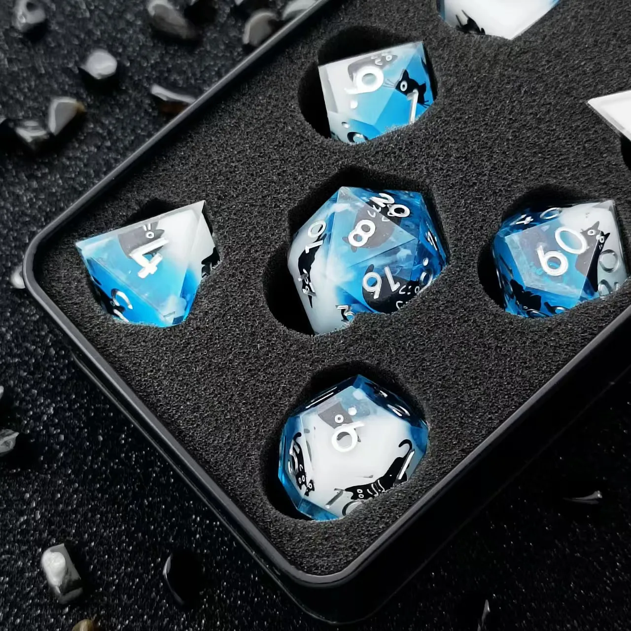 

Two-color RPG Cat Dice Set DND Polyhedral Dice Set Animal pattern dice for dragon and dungeon D&D Dices set Resin Cat Dices