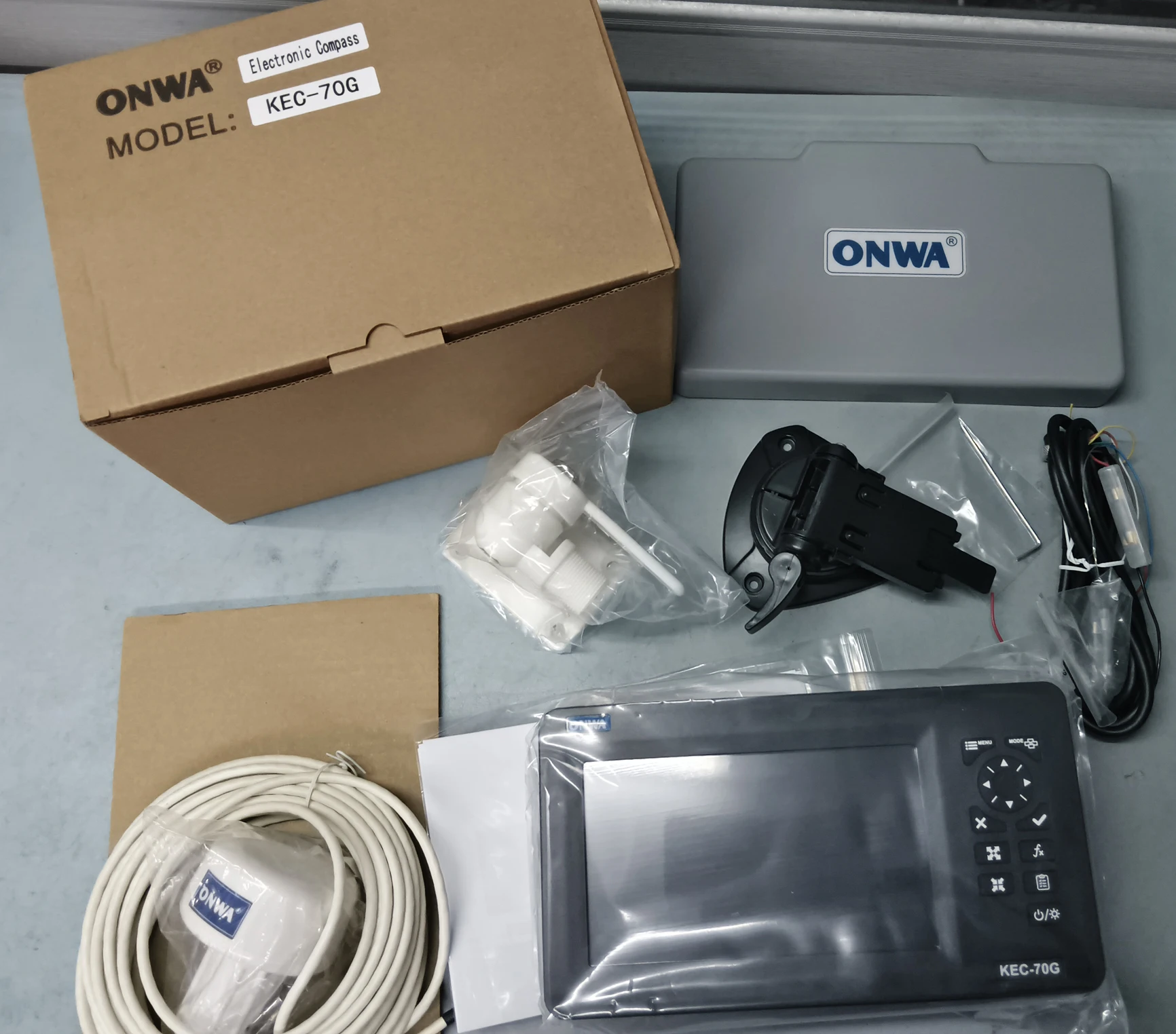 

Электронный компас ONWA KEC-70G с GPS / Цифровой компас, спутниковый компас KEC-70G с GPS и антенной KA-GC9A