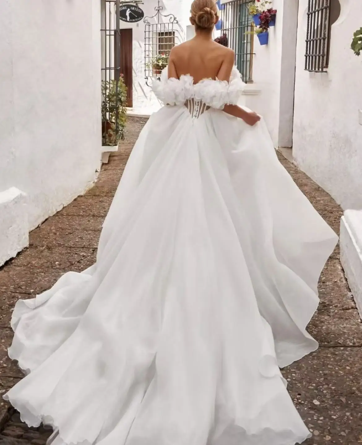 Customized Off the Shoulder Floral Tulle Wedding Dresses A-line Elegant Flower Bridal Gown Soft Strapless Vestidos De Novia
