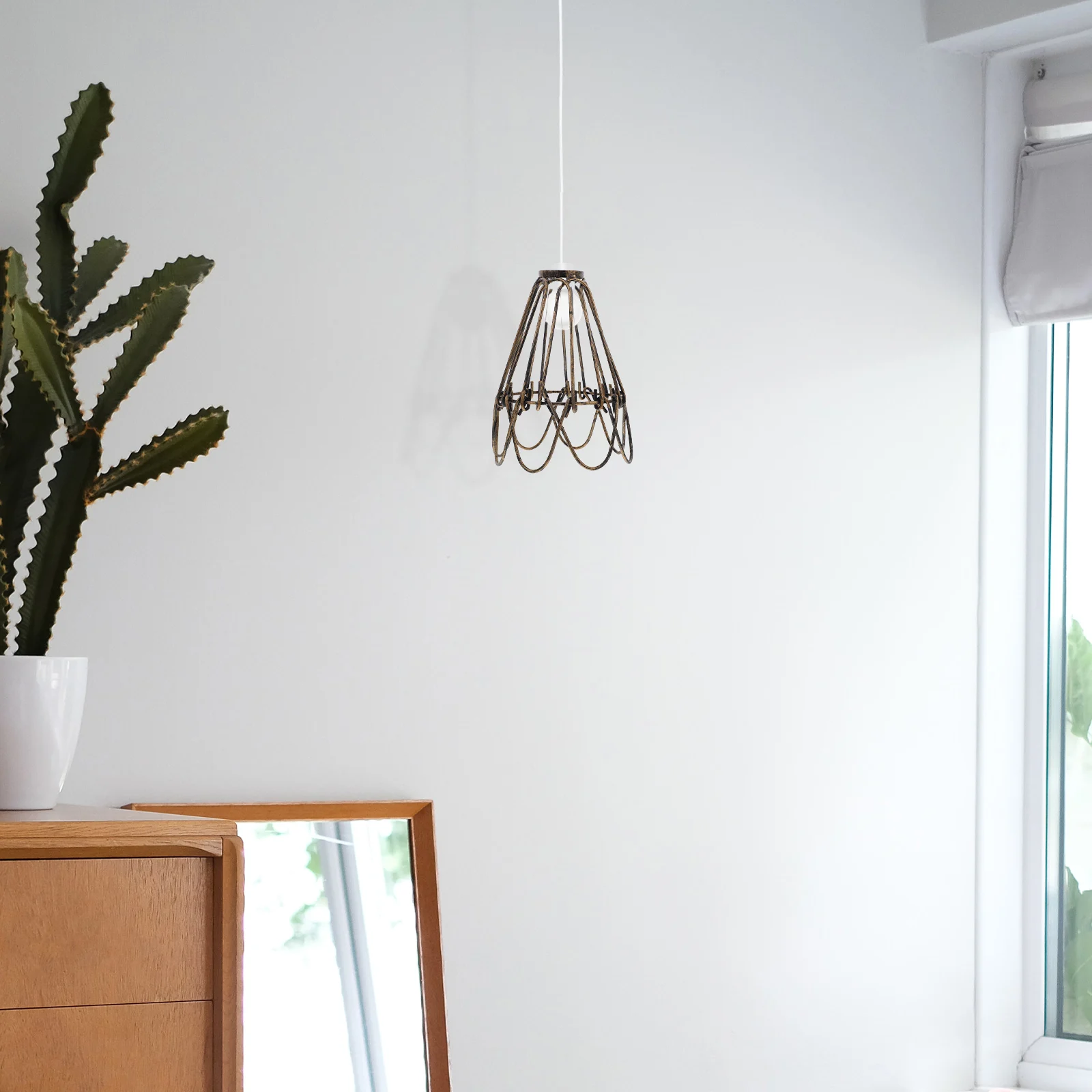 

Iron Retro Lampshade Decorative Hollow Out Lamp Shade for Pendant Ceiling Hanging Lamp Vintage Light Cage for Restaurant Home