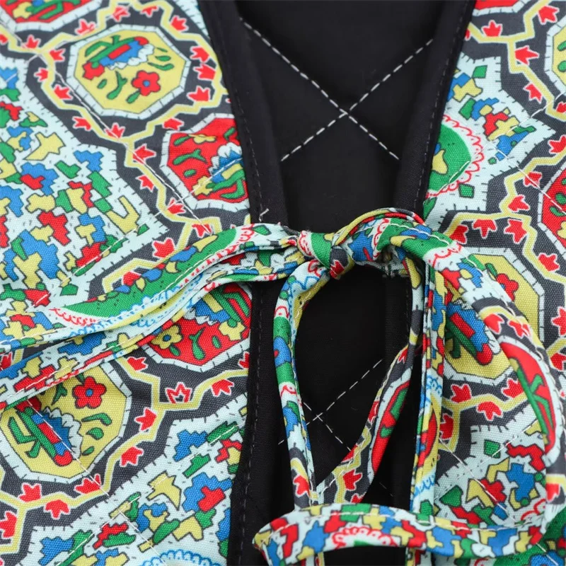 Keyanketian 2024 Herbst neue Damen Paisley Print ärmellose gepolsterte Weste ethnischen Stil Schleife Schnürung dünne Weste Retro Short Top