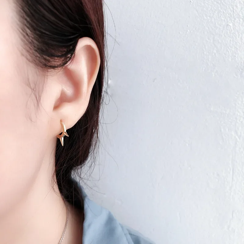 Punk Rivet Glossiness Hoop Earrings for Women Unique Metal Ear Ornaments Bestie Ear Buckle Hip Hop Rock Fashion Jewelry Hot Sale