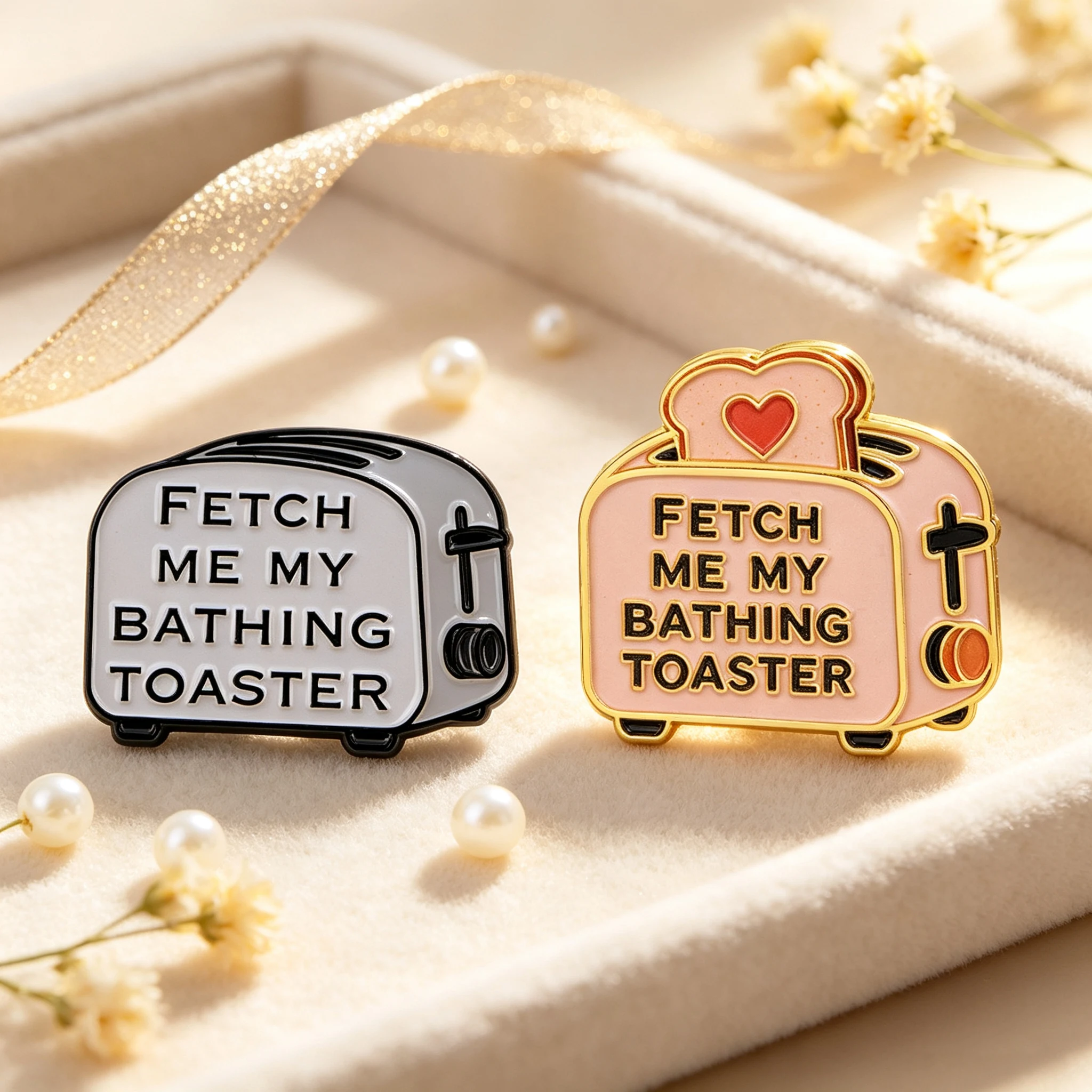 2 Stück/Set „Bring mir meinen Badetoaster“-Zitate Emaille-Pin Cartoon-Toaster-Brosche Rucksack-Reversnadel Schmuck-Accessoires Geschenke