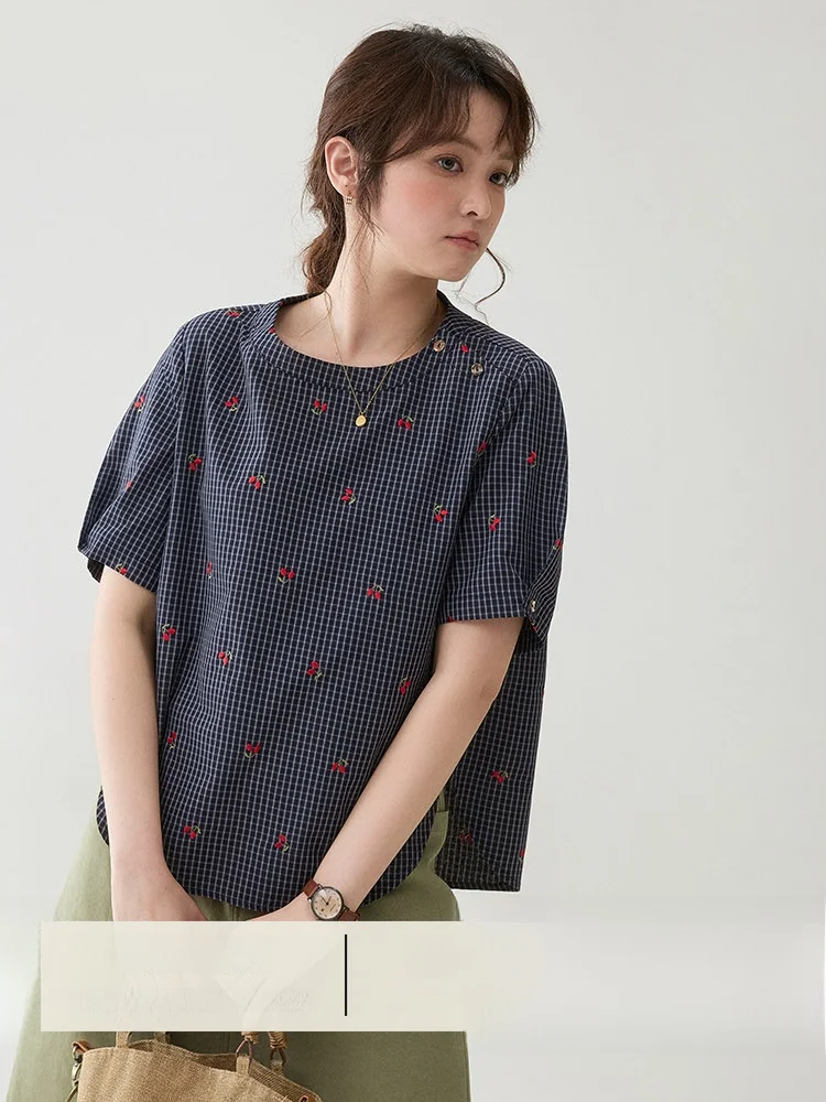 

AMUU Northern Island Original New Chinese Style Embroidered round Neck Cotton Shirt Women Summer New Pure Cotton Side Slit Top