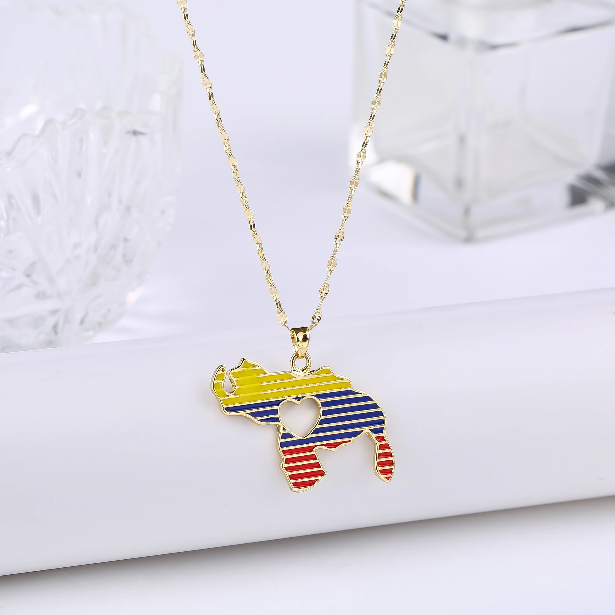 New Classic Venezuela Dominica Mexico Map Flag Pendant Necklace For Men Women Party Festival Ethnic Gold Color Jewelry Gift