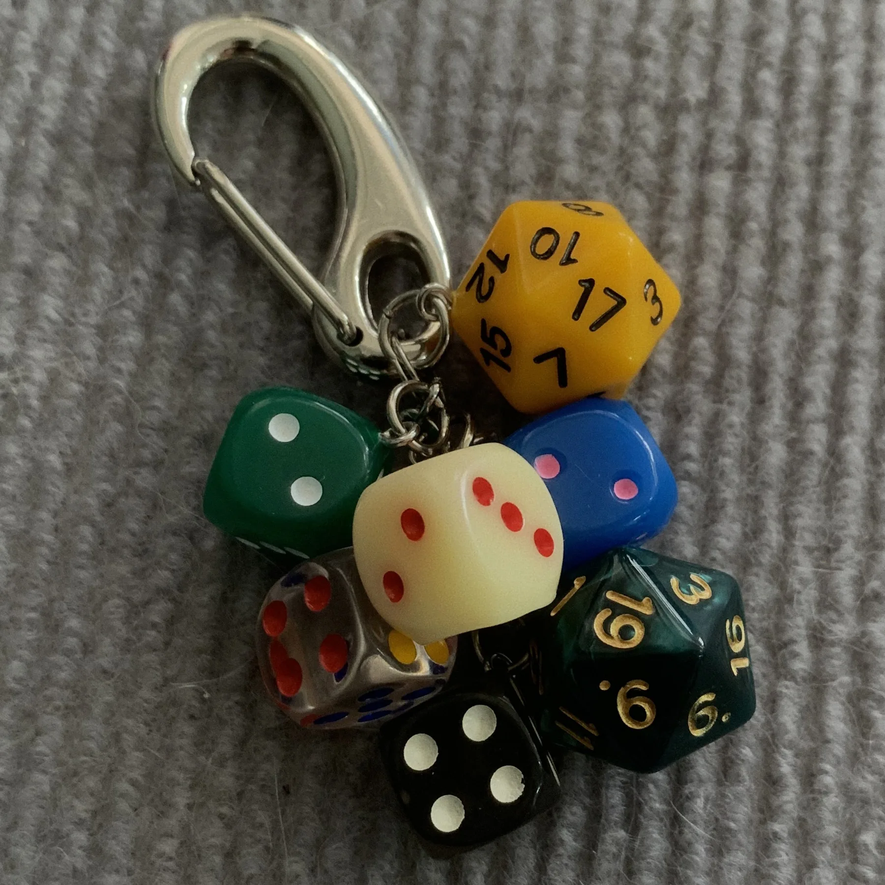 Vintage Dice Keychain Bag Charm Accessories Waist Charms Dice Zinc Alloy Ironworks Knot Buckle Design Belt Buckle Bag Pendant