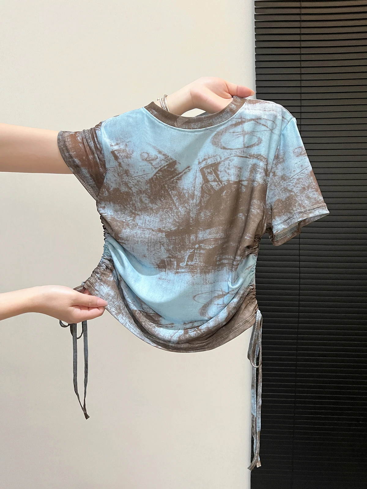 

Blue Dyed Mesh Short Sleeve T-Shirt Women's Summer Style Drawstring Fashionable Shouldered Top Korean Version Slim Fit round ...