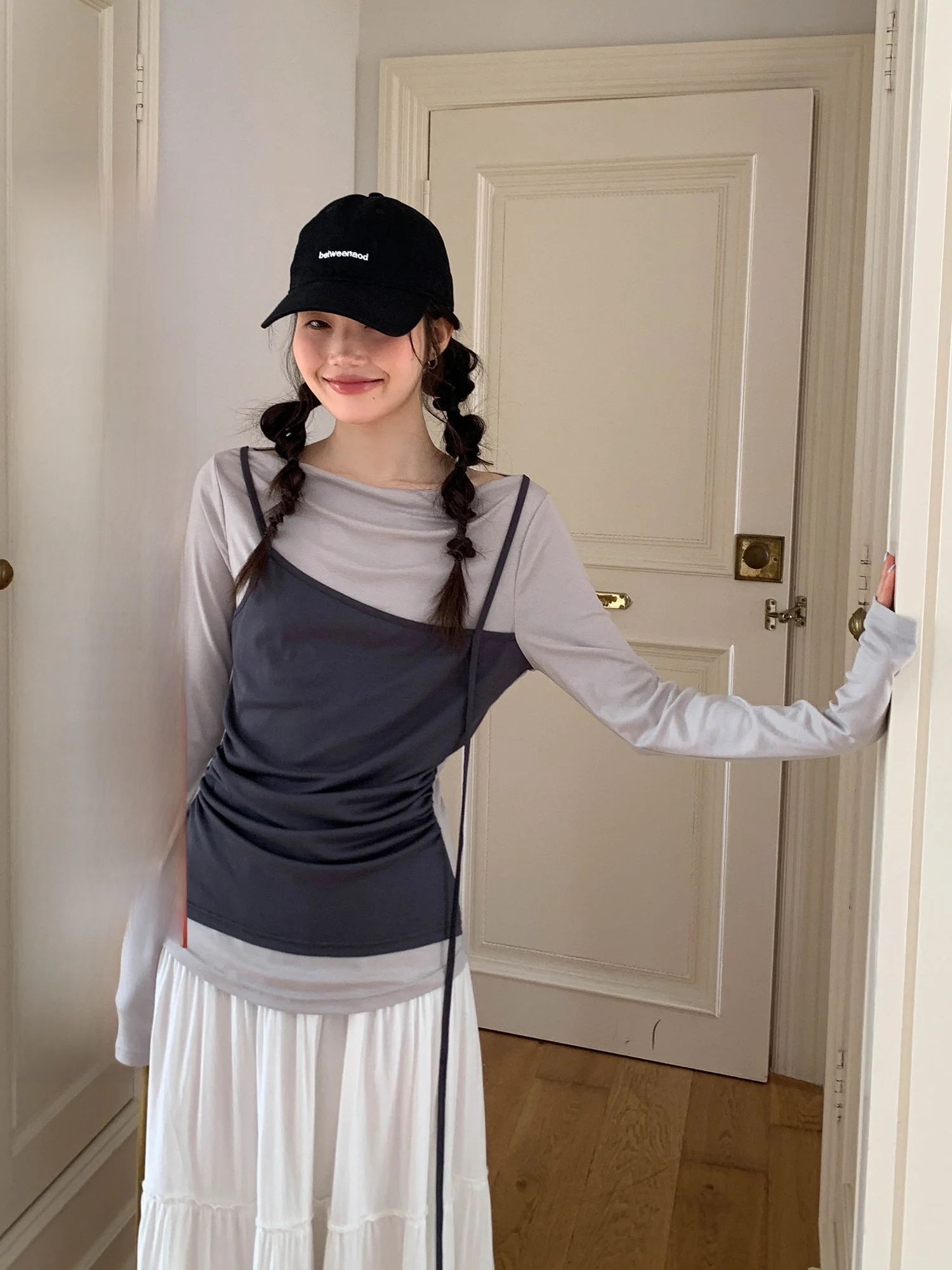 

Вязаный жилет и рубашка в стиле колор-блок, женский комплект из двух предметов свободного кроя с длинными рукавами и дизайном на одно плечо, однотонный узор