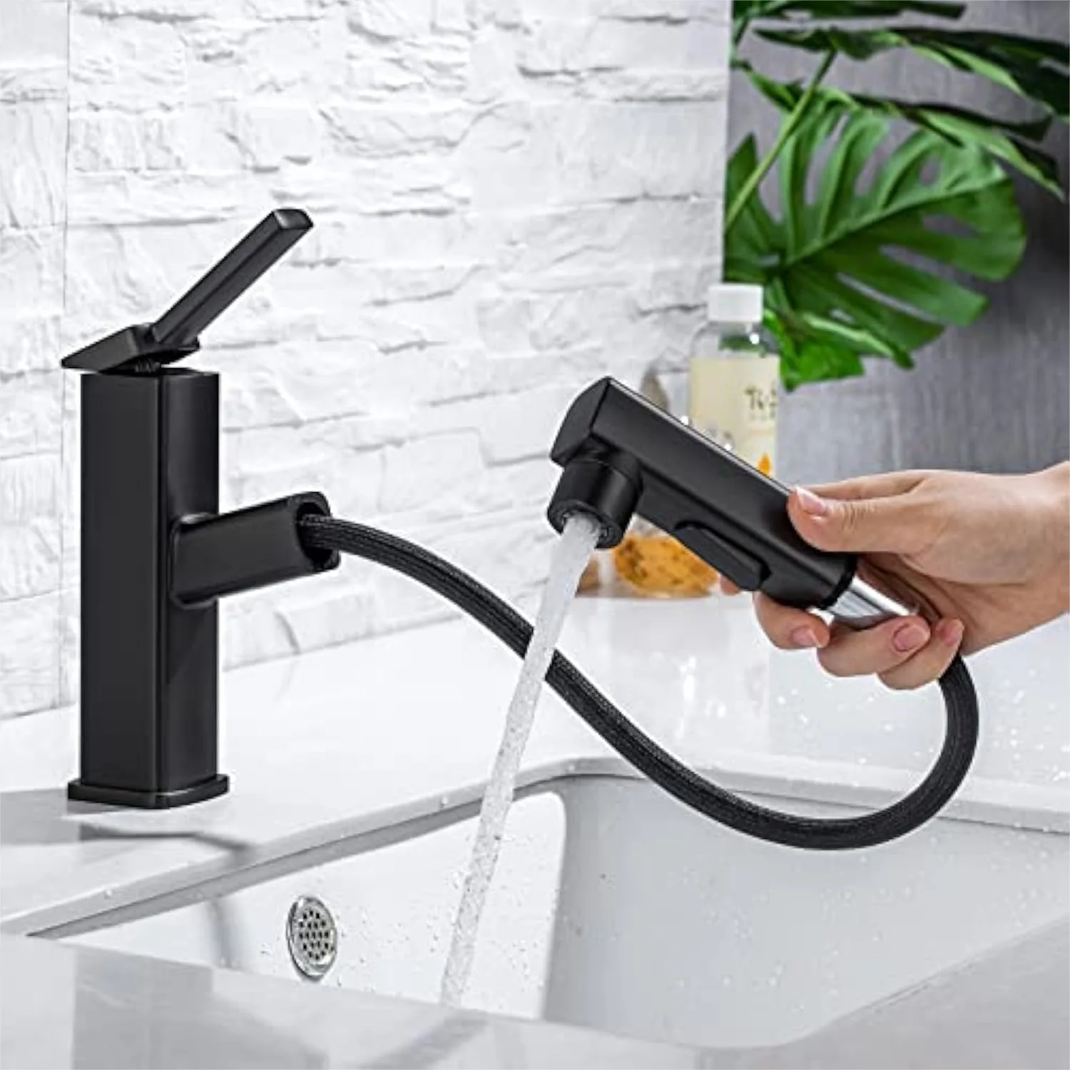 

Single Hole Pull Out Faucet for Bathroom Sink, Black Sink Faucet with Pull Down Sprayer, 3 Modes Washroom Tap, Rotating Spout