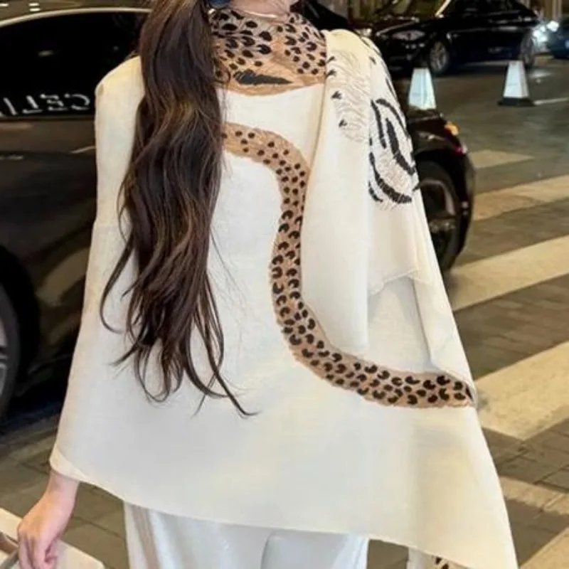 Wild Animal Print Poncho Shawl Leopard Tiger Pattern Asymmetric Wrap Cloak Elegant Winter Warm Outerwear Fashion Wear For Ladies