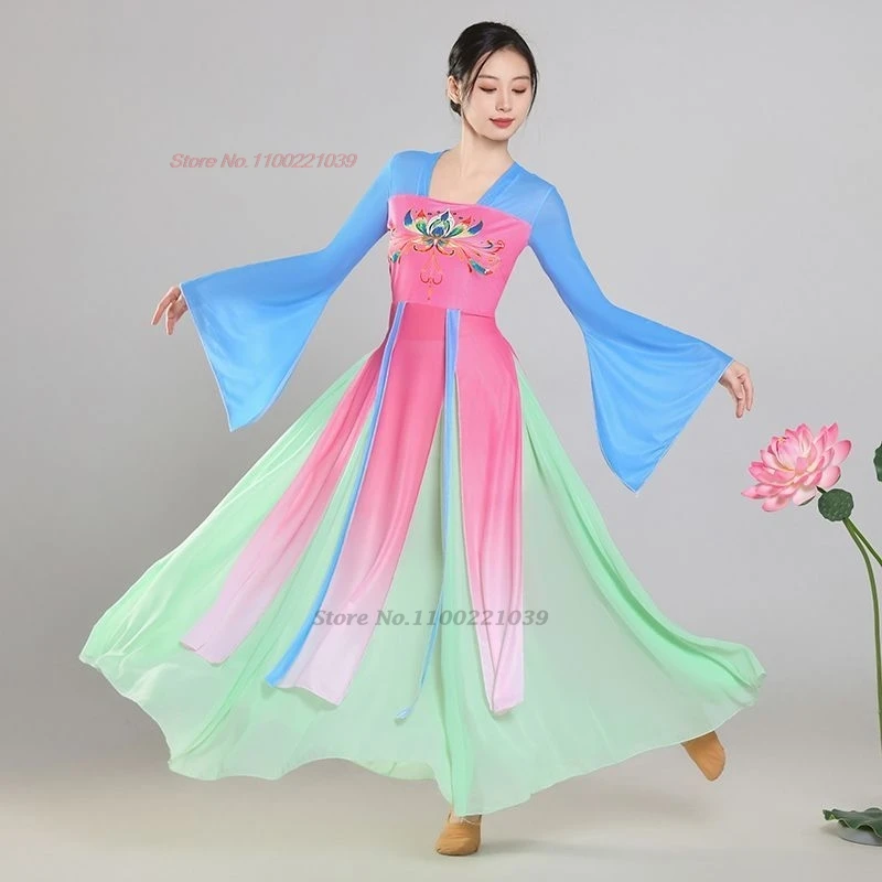 

2026 традиционный китайский танцевальный костюм с цветочным принтом, топы и юбка ханьфу, комплект в стиле ретро, платье для выступления на сцене, костюм для древнего народного танца