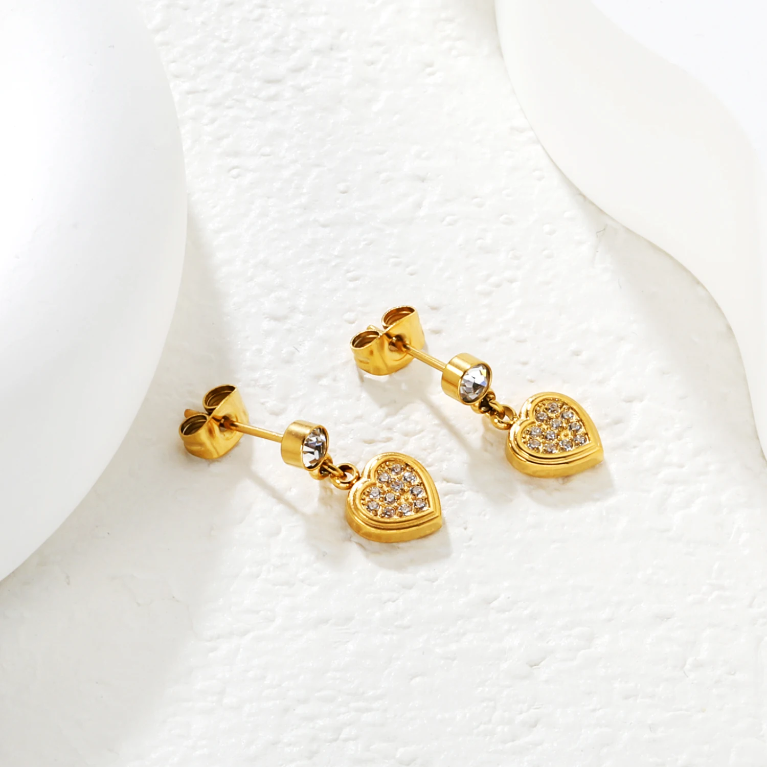 أقراط مرصعة بالألماس رقيقة وحلوة على شكل قلب للنساء، مصنوعة من الفولاذ المقاوم للصدأ مع مجوهرات عصرية فاخرة مطلية بالذهب #4