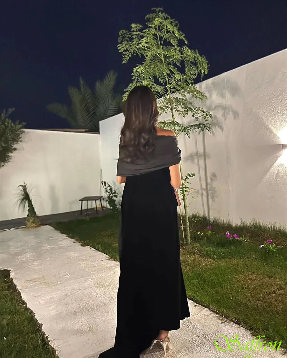 ที่กําหนดเองสีดํา Mermaid ชุดราตรี A-Line ง่าย Sweep Train JERSEY PARTY ชุดปิดไหล่แขนสั้นชุดราตรี