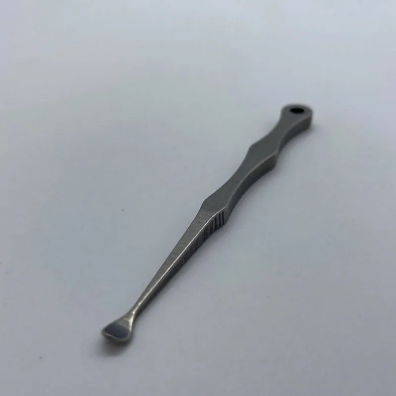 

Titanium alloy large ear scoop high-grade solid integrated safety non-toxic light hard