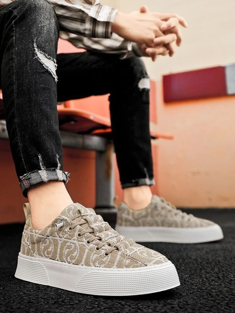 

Мужская обувь, низкие парусиновые кроссовки цвета хаки со шнурками, тренд 2025 года, элегантная модная повседневная обувь без кожи по цене для мужчин