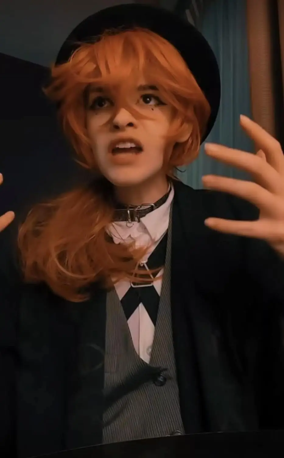 Parrucca corta arancione per costume cosplay uomo uomo anime parrucca soffice a strati resistente al calore parrucca da festa di Halloween (arancione)