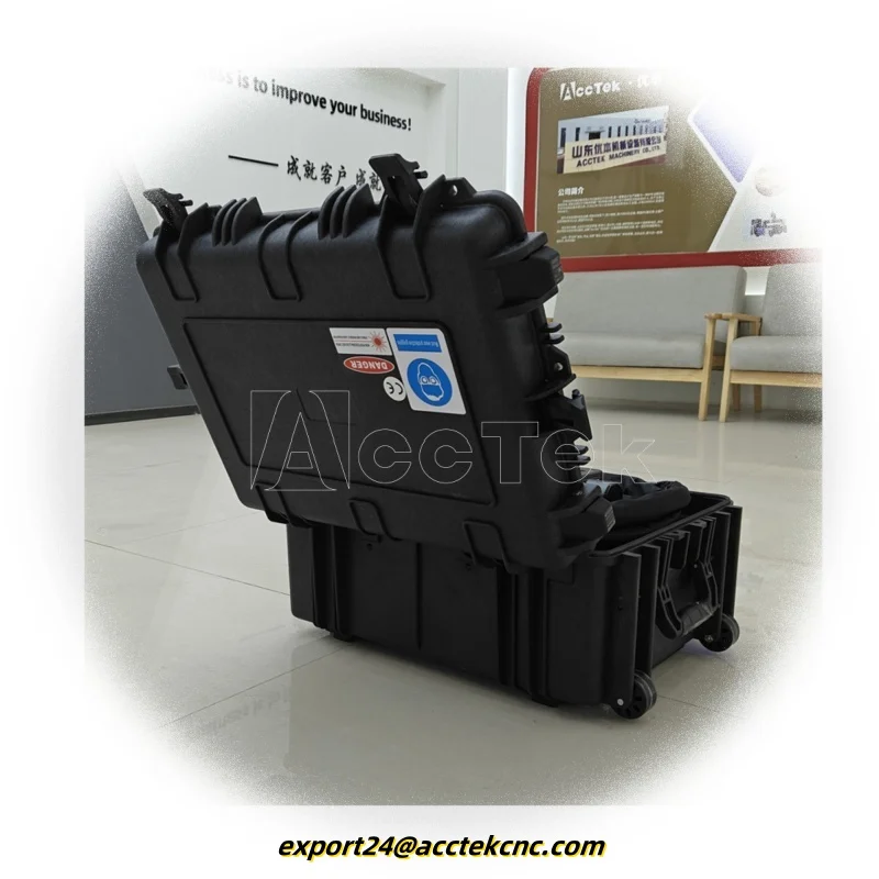 Portable Pulsed Laser Cleaning Machine For Rust Paint Oil Removal No Damage 500W 1.5MJ 15MJ Handheld Laser Cleaner Machine