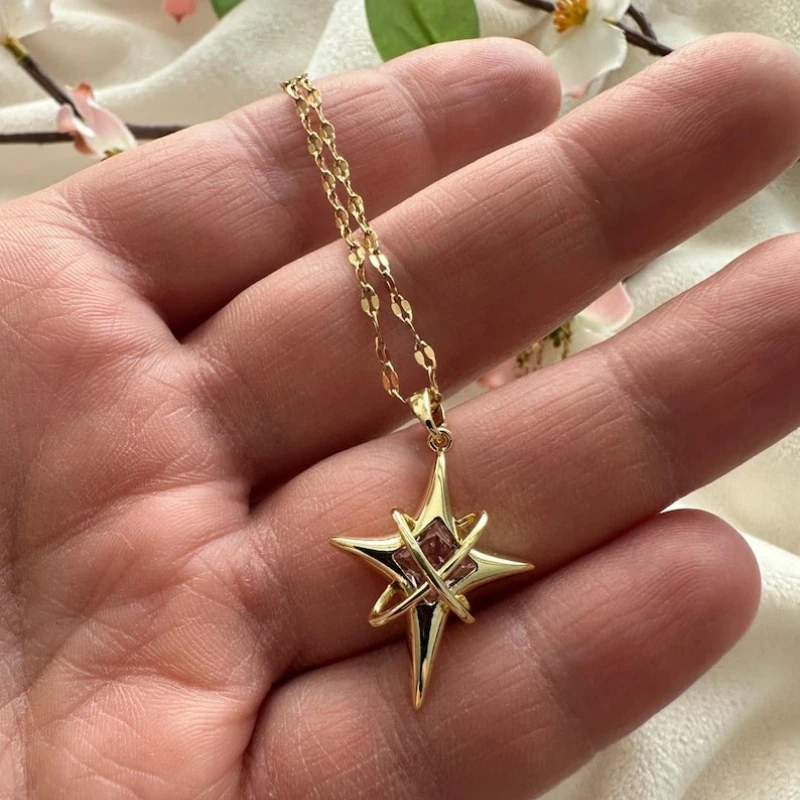 Golden Star Pendant Necklace, Northern Star Elegant Women’s Necklace Jewelry Gift for Her Minimalist Fashion Jewelry for Women