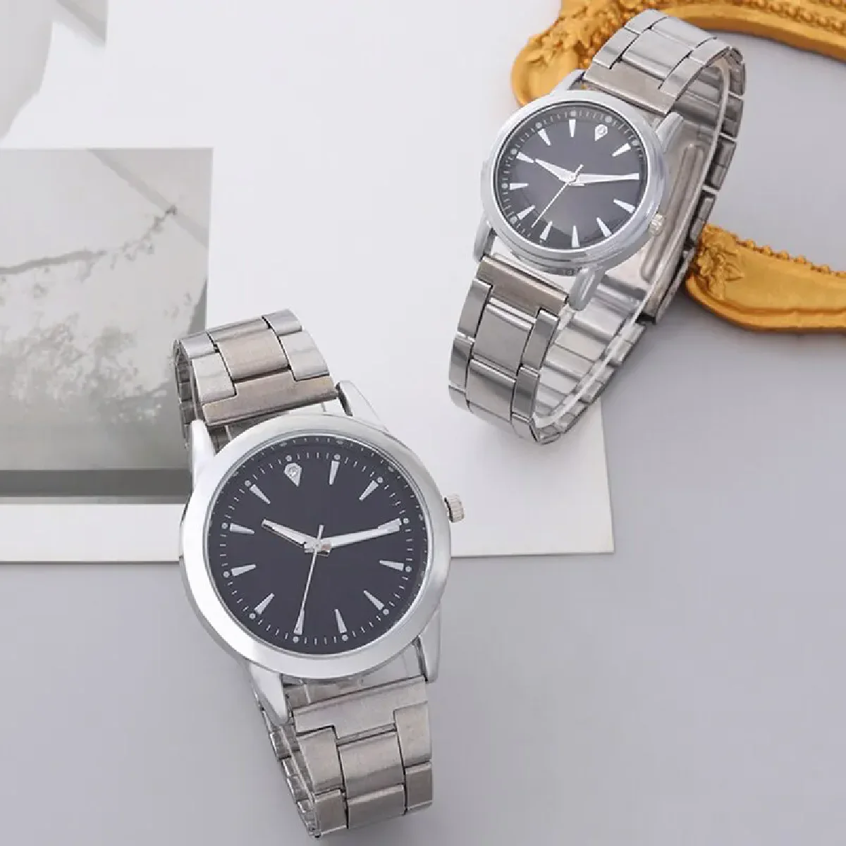 Montre-bracelet à quartz en acier inoxydable pour hommes et femmes, montres-bracelets décontractées d'affaires, mode de couple, luxe