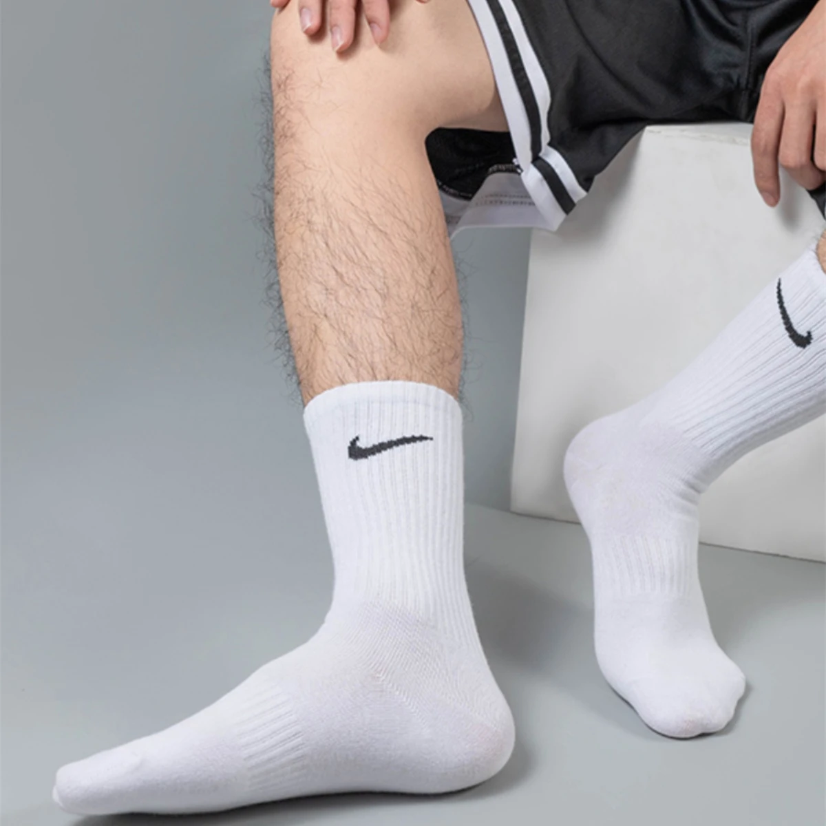 Nike-Chaussettes de sport légères pour hommes et femmes, 6 paires, courtes, blanches, noires, avec traîne moyenne, tailles S, M, L, originales