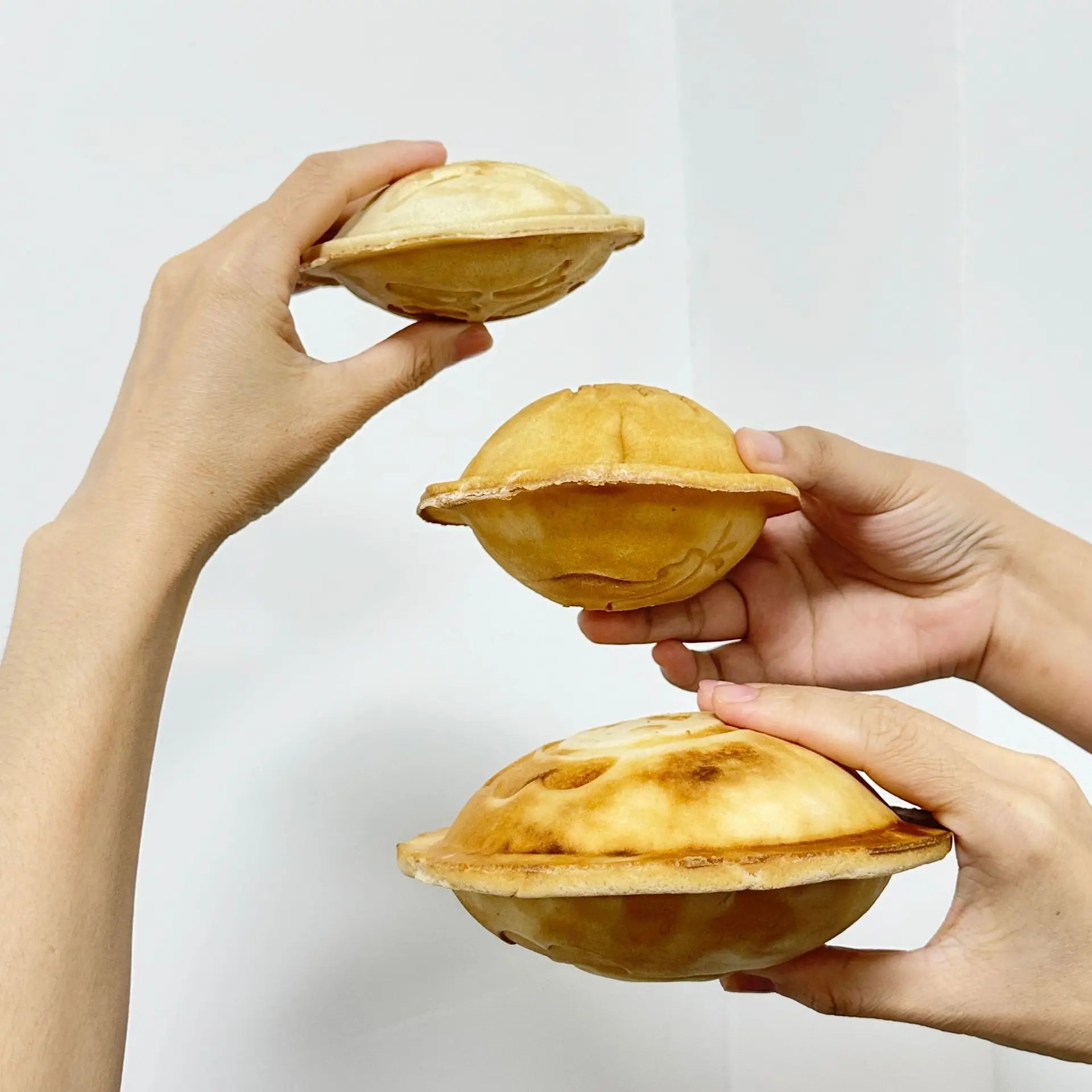 Electric UFO Hamburger Bun Press, Commercial Sandwich Hot Press Machine, Breakfast Baking Maker for Restaurant Bakery Factory