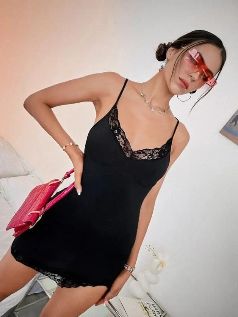 Lace Trim Slit Hem Rib-knit Bodycon Dress